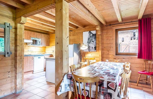 Morillon Apartment | Chalet in Morillon with Heated Pool