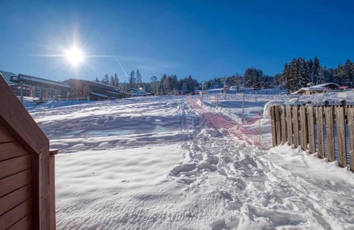 Morillon Apartment | Chalet in Morillon with Heated Pool
