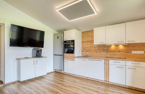 Schonbach Apartment | Chalet in Neukirchen with Mountain Views