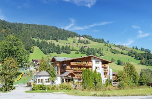 Wildschoenau Apartment | Chalet in Oberau near Ski Slopes