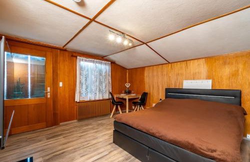 Spiez Apartment | Chalet In The Countryside Kitchen Parking Lot
