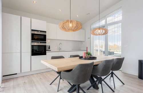 Wemeldinge House | Chalet in Zeeland With Private Jetty