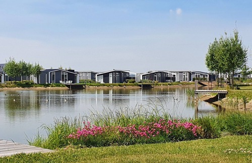 Wemeldinge House | Chalet in Zeeland With Private Jetty