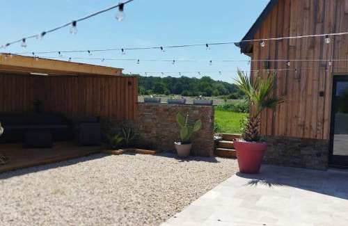 Sorigny Ski Chalet | Chalet industriel avec filet et spa