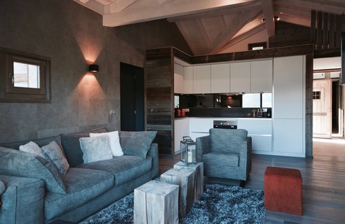 Superbolquere Ski Chalet | Chalet Kasumiga Collection Perles