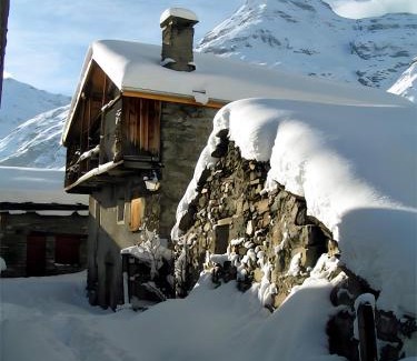 Bonneval-sur-Arc Ski Chalet | Chalet l'Alpaga
