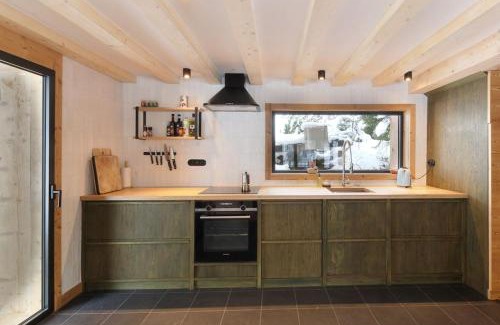 Les Houches Ski Chalet | Chalet L'Oratoire & Mazot - Renovated Historic Chalet - Huge Garden & Separate Cabin for 2