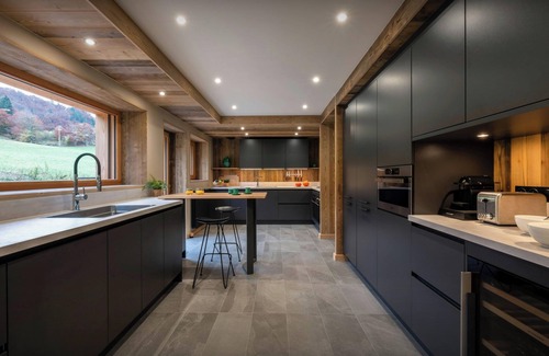 Samoens Ski Chalet | Chalet La Parenthèse - relax in beautiful mountain home 15p - OVO Network