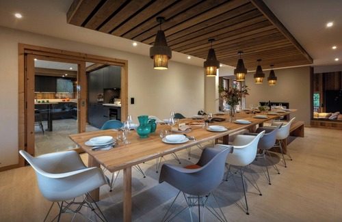 Samoens Ski Chalet | Chalet La Parenthèse - relax in beautiful mountain home 15p - OVO Network
