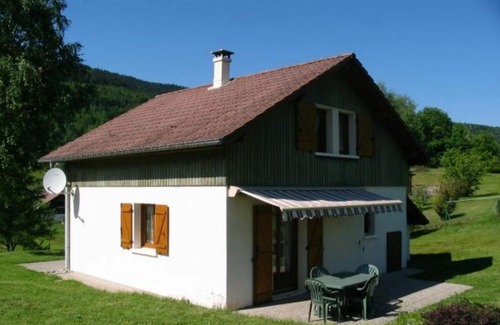 Le Menil Ski Chalet | Chalet Le Menil, 4 pièces, 6 personnes - FR-1-589-143
