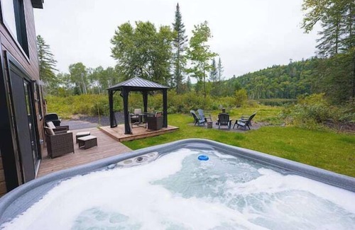 Mauricie Ski Chalet | Chalet Le Panorama - Waterfront!