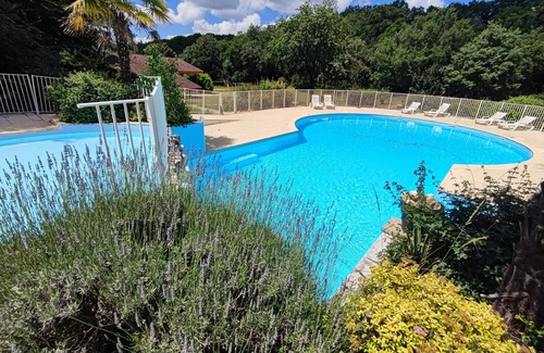 Mauroux Ski Chalet | Chalet 'Le Roy' with Shared Pool, Private Terrace and Wi-Fi