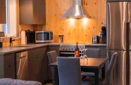 Mauricie Ski Chalet | Chalet Le Western - Waterfront!
