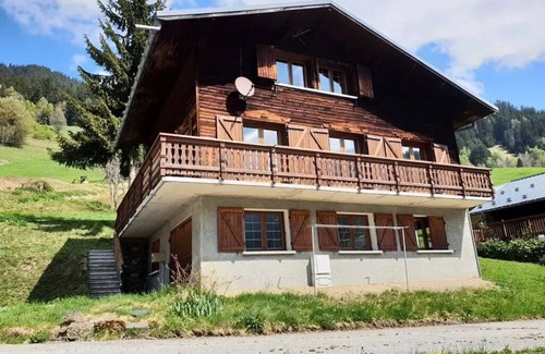 Beaufort Ski Chalet | Chalet Les Airelles - Chalets for 12 People