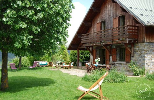 Villard-de-Lans Ski Chalet | Chalet 'Les Castors' with Mountain View, Private Pool and Wi-Fi