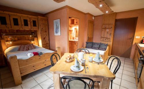 Sollieres-Sardieres Ski Chalet | Chalet Les Liouès