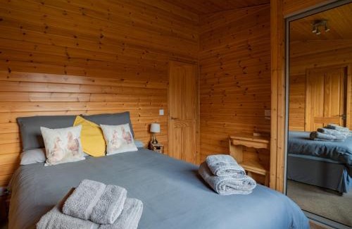 Kinross Ski Chalet | Chalet Loch Leven Lodge 10 by Interhome
