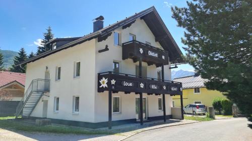 Schuttdorf Apartment | Chalet Love The Alps by All in One Apartments