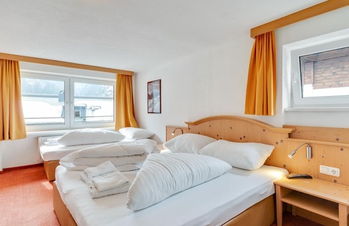 Sankt Anton am Arlberg Cottage | Chalet Martin Room 1 - Chalet Martin
