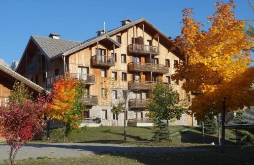 Saint-Etienne-en-Devoluy Ski Chalet | Chalet Mitoyen 3 Pièces 6 Pers. avec Terrasse et Piscine Chauffée - Superdevoluy - FR-1-504-477