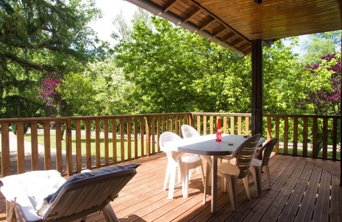 Saint-Antonin Noble Val Ski Chalet | Chalet near river in a wooded park & heated pool