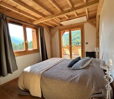 La Salle-les-Alpes Ski Chalet | Chalet Nanouk