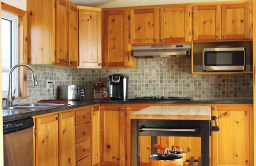 The Blue Mountains Ski Chalet | Chalet near south end of Blue Mountain, historic Collingwood, and Wasaga Beach!