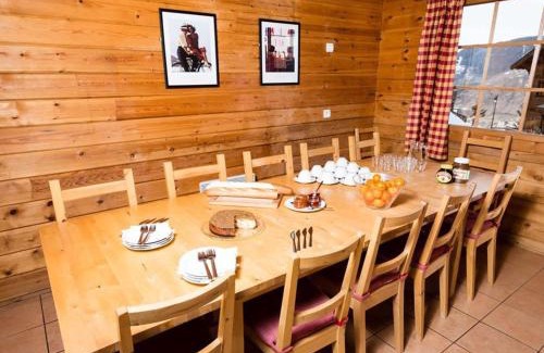 La Perriere Ski Chalet | Chalet Noëlla - Chalet traditionnel en bois à 250m des pistes, centre et animations, 14 pers - FR-1-513-60
