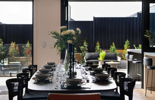 Daylesford House | Chalet Noir - sleek design with heated plunge pool