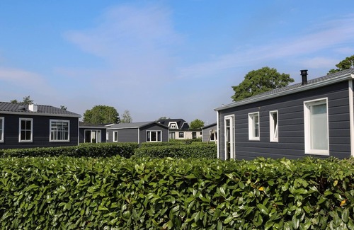 Lathum Ski Chalet | Chalet on the Recreational Lake and the Veluwe