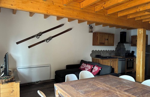 Matemale Ski Chalet | Chalet on the shores of Lake Matemale