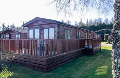 Cullachie Resort | Chalet Osprey Lodge by Interhome