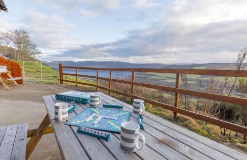 East Lewiston Ski Chalet | Chalet Phoenix Stable by Interhome