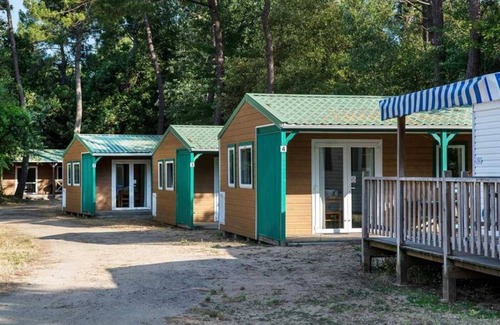 Saint-Jean-de-Monts Ski Chalet | Chalet - Piscine - ccaibib