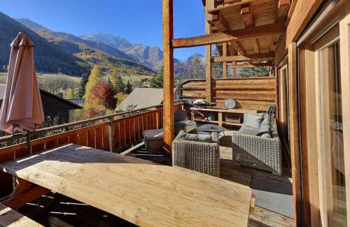 Le Serre Barbin Apartment | Chalet Prestige cheminée vue excep serrechevalierholidays