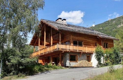 Le Serre Barbin Apartment | Chalet Prestige cheminée vue excep serrechevalierholidays