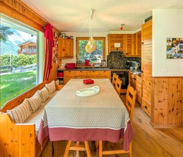 Orsieres Apartment | Chalet privé avec vue panoramique, terrasse et jardin