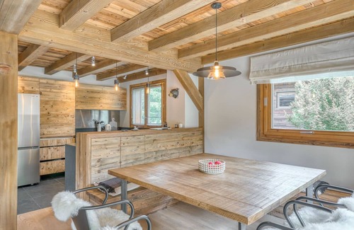 Le Planellet Ski Chalet | Chalet River Summary: