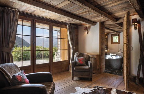 Sainte-Foy-Tarentaise Ski Chalet | Chalet Ruitor, luxurious 500 m2 chalet with character.