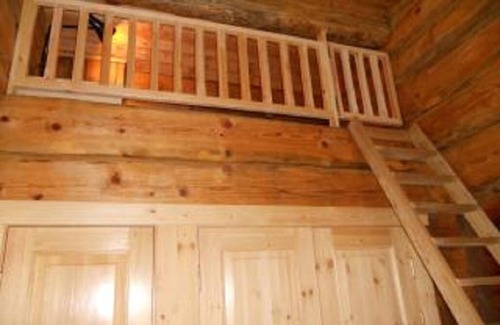 Fort William Cabin | Chalet Rus. Luxury log cabin with all your creature comforts.
