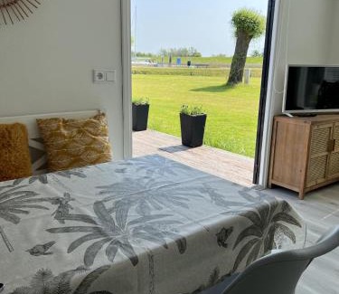 Workum Ski Chalet | Chalet S1 in Workum bij strand en IJsselmeer