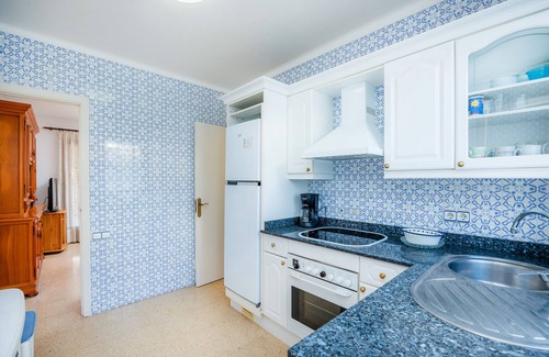 Alcudia Ski Chalet | Chalet 'Sa Marina De Port De Alcudia' with Private Terrace, Wi-Fi and Air Conditioning