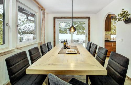 Kaprun House | Chalet Sabrina mit Außenpool im Sommer