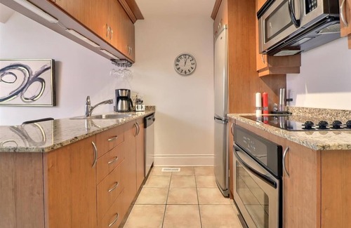 Saint-Sauveur Condo | Chalet Saint-Sauveur with heated pool (Summer) and Ski in Ski out!