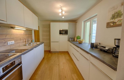 Bramberg am Wildkogel Ski Chalet | Chalet Schöne Aussicht: luxuriously furnished chalet with a magnificent view!