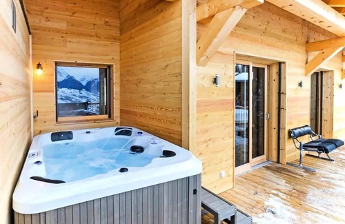 Val Cenis Ski Chalet | Chalet Ski Dream - 6 Room Chalet 10 People