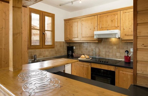 Bergers Ski Chalet | Chalet, ski-in/ski-out & foot of the slopes, terrace, fireplace or stove, parking, tv, 195-200m²