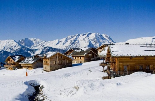 Bergers Ski Chalet | Chalet, ski-in/ski-out & foot of the slopes, terrace, fireplace or stove, parking, tv, 195-200m²