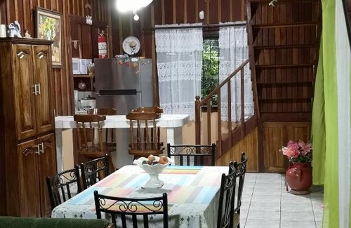 San Mateo House | Chalet Villa Vilma