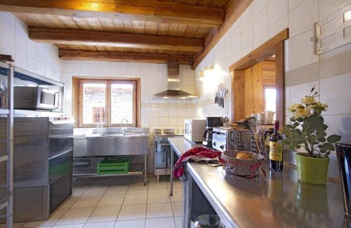 Les Deux Alpes Ski Chalet | Chalet, wifi, 2nd floor, terrace, balcony, fireplace or stove, parking, tv, ski locker, 244m²